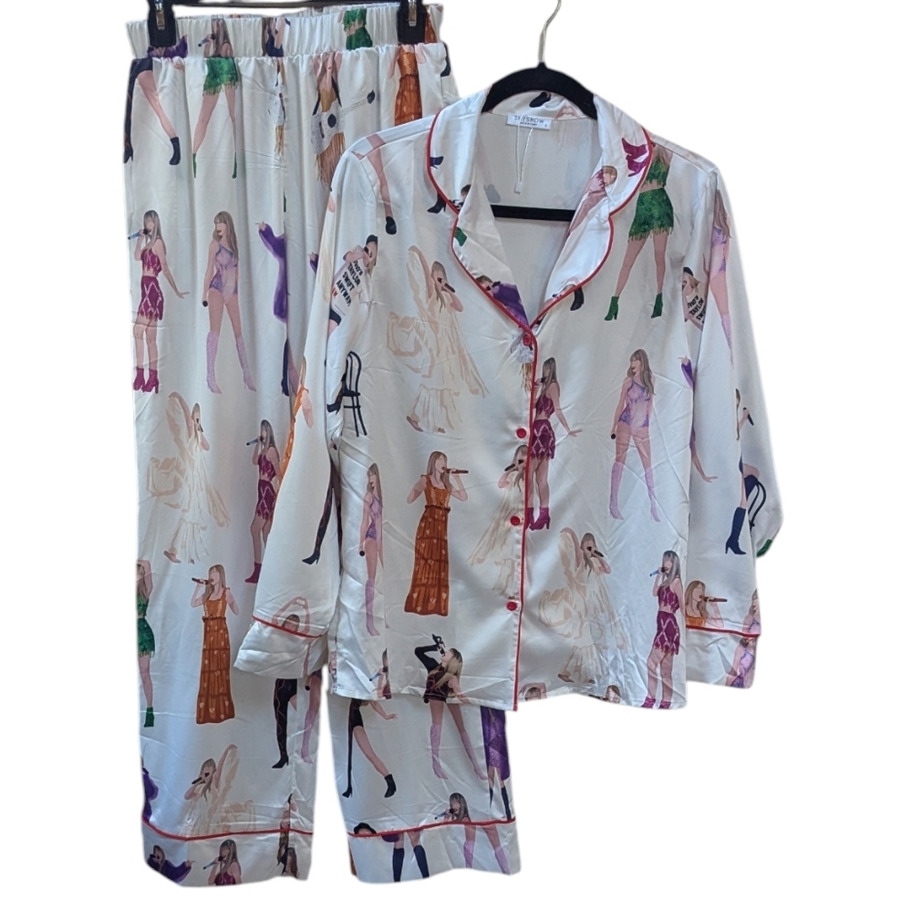 Taylor Swift, Long Sleeve And Pants Silky Pajama Set. Sheshow,Small